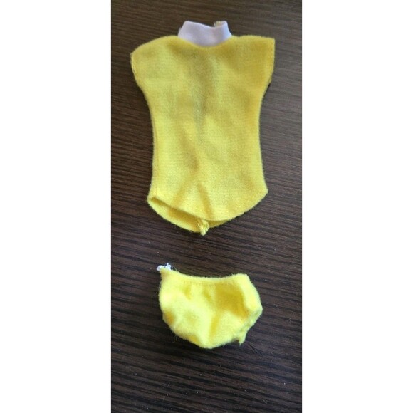 Vintage Barbie? Clone Mod? 80s? Doll Outfit Yellow Felt Handmade? Top & Bottoms - Picture 3 of 7